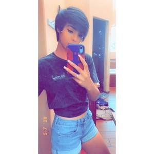 Meet your Posher, Alejandra